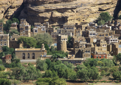 Fortified village in the mountain, Wadi Dhar, Dar al-Hajar, Yemen