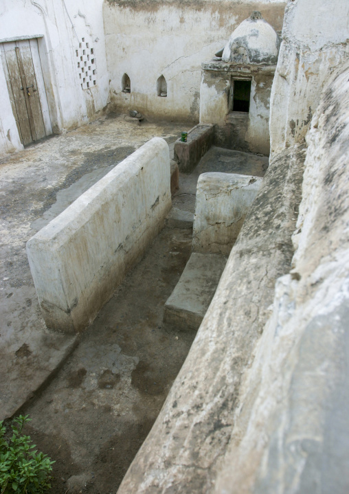Old mosque in the citadel, Al Hudaydah Governorate, Zabid, Yemen