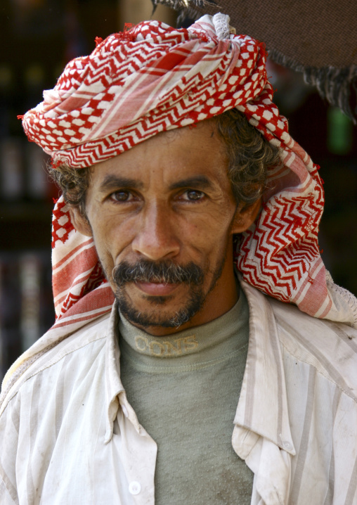 Portrait of a yemeni man, Taiz Governorate, Mokha, Yemen