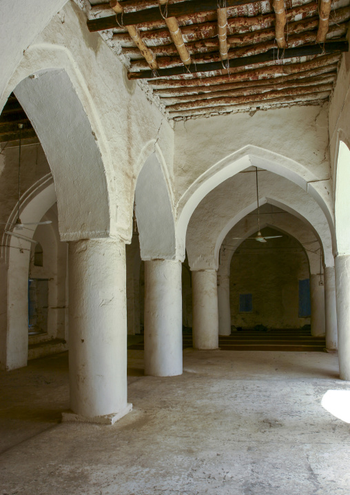 Old mosque prayer room, Al Hudaydah Governorate, Zabid, Yemen