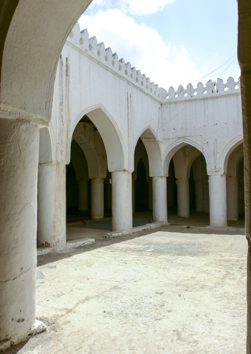 Old mosque prayer room, Al Hudaydah Governorate, Zabid, Yemen