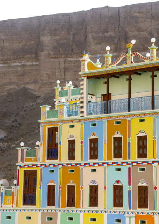 The multicolored Khailat Bugshan palace, Hadhramaut, Khaila, Yemen