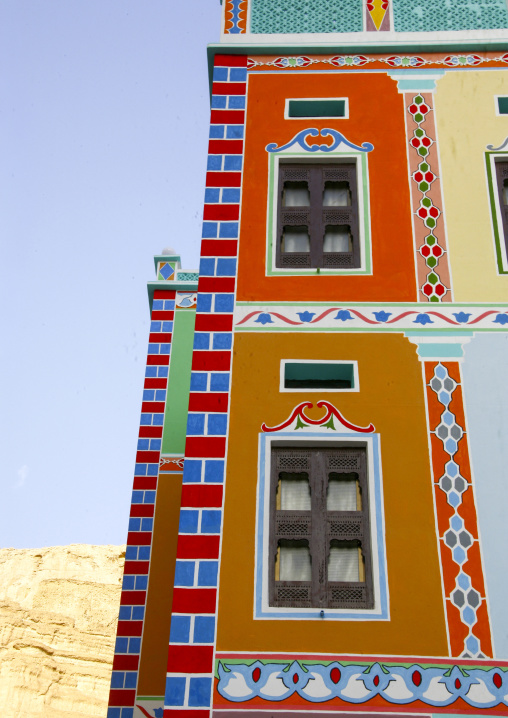 The multicolored Khailat Bugshan palace, Hadhramaut, Khaila, Yemen
