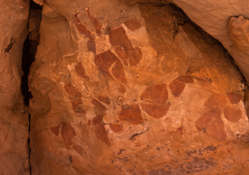 Rock painting depicting cows, Tassili N'Ajjer National Park, Tadrart Rouge, Algeria