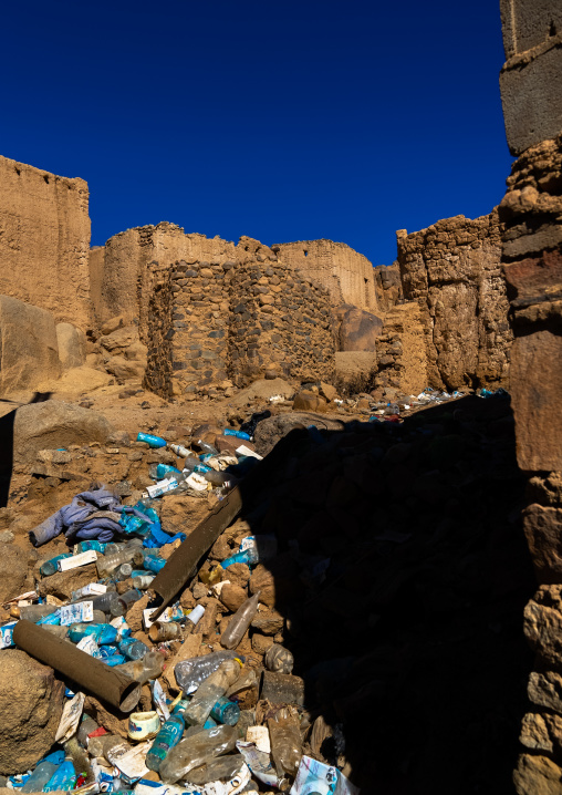 Garbages in Ksar Zelouaz old town, North Africa, Djanet, Algeria