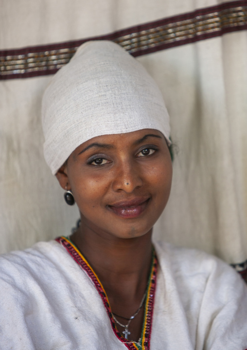 Portrait of a smiling ethiopian woman, Harari Region, Harar, Ethiopia