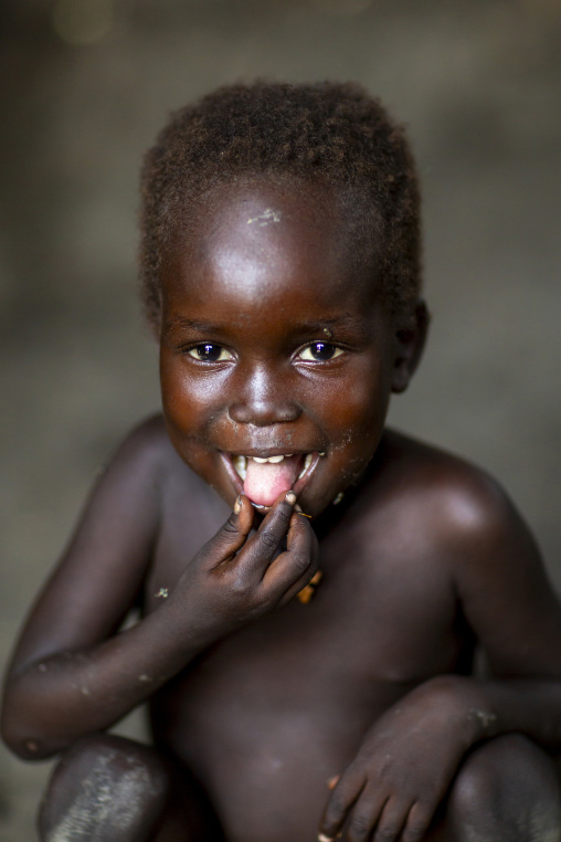 Nuer tribe little boy ôrtrait, Gambella region, Gambella, Ethiopia