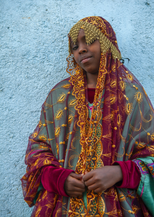 Harari girl in traditional clothing, Harari Region, Harar, Ethiopia