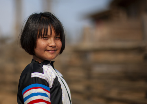 Portrait of a Lahu girl in traditional clothing, Chiang Rai, Ban bor kai, Thailand