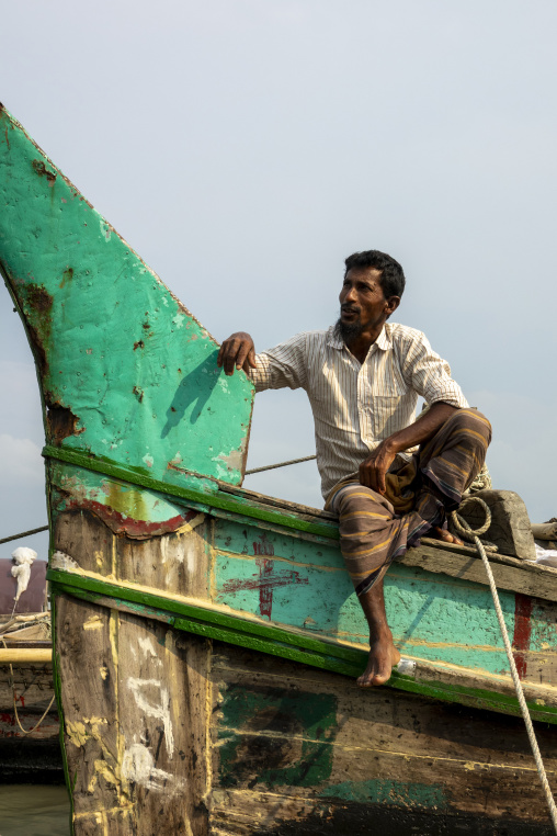 Gypsy living on a boat , Barisal Division, Barisal, Bangladesh