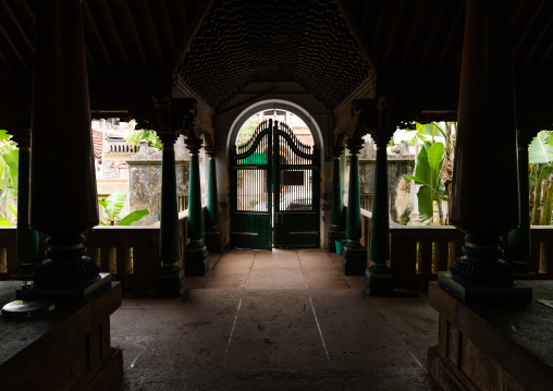Chettiar mansion entrance, Tamil Nadu, Kanadukathan, India