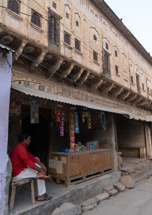 Old historic building in town, Rajasthan, Mandawa, India