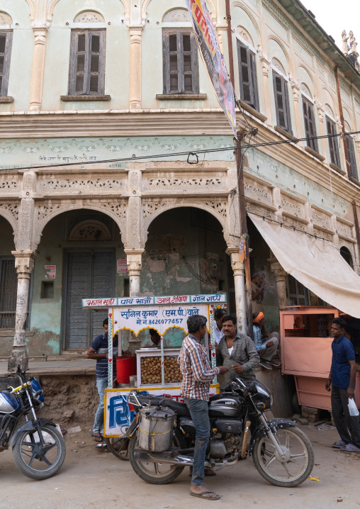 Old historic building in town, Rajasthan, Mandawa, India