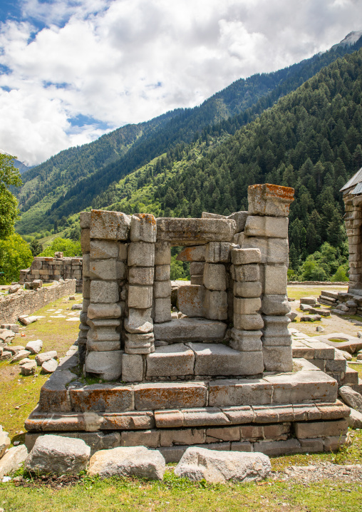 Ruins of Naranag Temple on ancient Hindu pilgrimage site, Jammu and Kashmir, Kangan, India