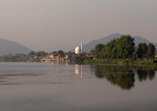 View of the banks of Dal lake in the morning, Jammu and Kashmir, Srinagar, India