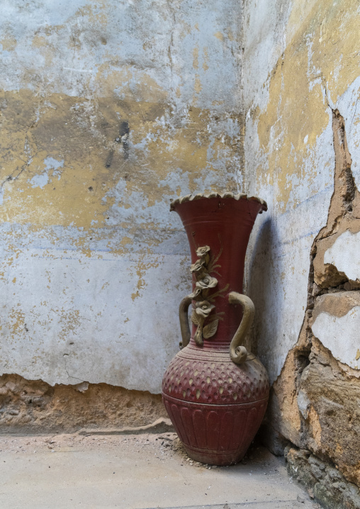 Pottery in an old lebanese heritage house, Beirut Governorate, Beirut, Lebanon