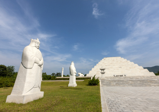 Ministers statues in front of the tomb of king tangun, DGC, Pyongyang, North Korea