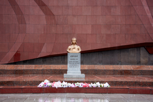 Bronze statue at Taesongsan revolutionary martyr's cemetery, DGC, Pyongyang, North Korea