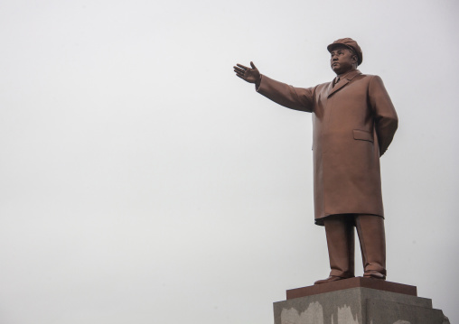 Kim il Sung statue, South Hamgyong, Hamhung, North Korea