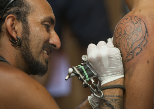 Mokmae Tattoo artist, Easter Island, Hanga Roa, Chile