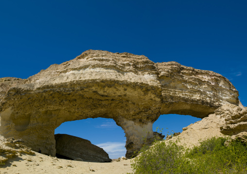 Arco Oasis, Angola
