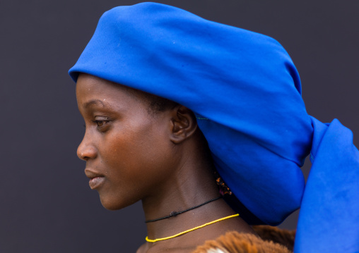 Mucubal tribe woman wearing a blue headwear, Namibe Province, Virei, Angola