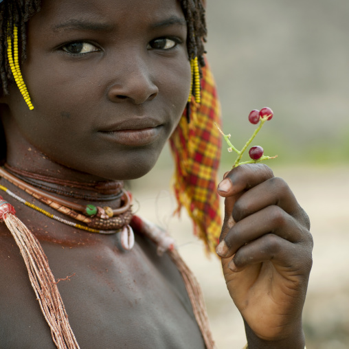 Mukubal Girl Holding Wild Berries, Virie Area, Angola