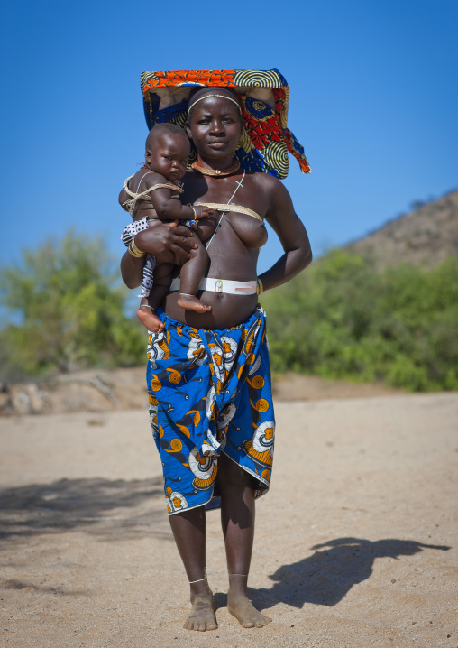 Mucubal Woman In Ompota Headdress Holding Her Baby, Virie Area, Angola