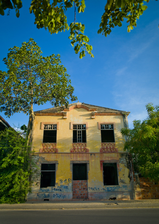Old Portuguese Colonial House In Ruins In Lobito, Angola