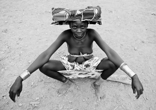 Mucubal Woman With Ompota Headdress And Oyonduthi Bra, Virie Area, Angola