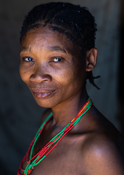 San tribe woman portrait, Huila Province, Chibia, Angola