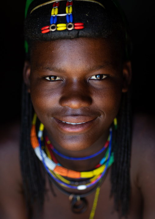 Smiling muhakaona tribe woman, Cunene Province, Oncocua, Angola