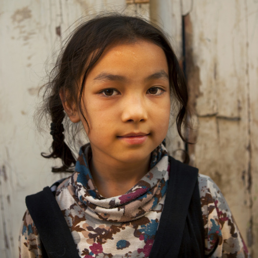 Young Uyghur Girl, Old Town, Kashgar, Xinjiang Uyghur Autonomous Region, China
