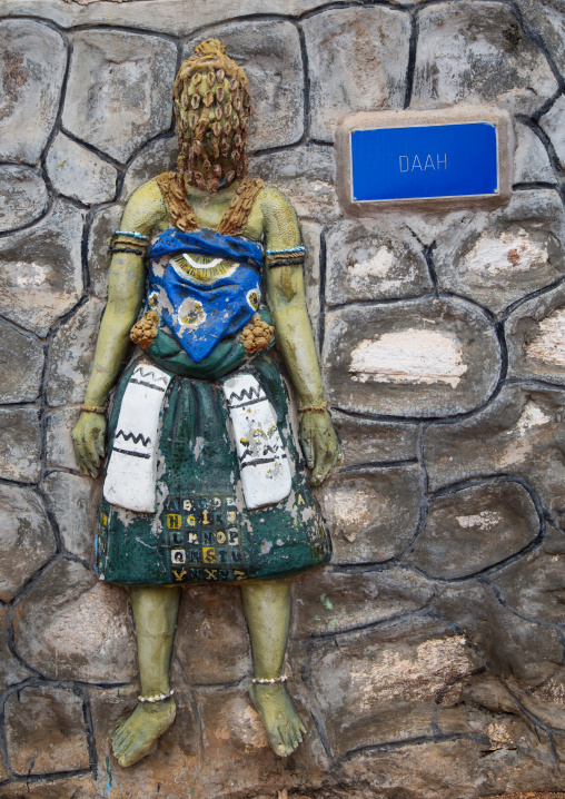 Benin, West Africa, Savalou, statue on sakpata king palace wall