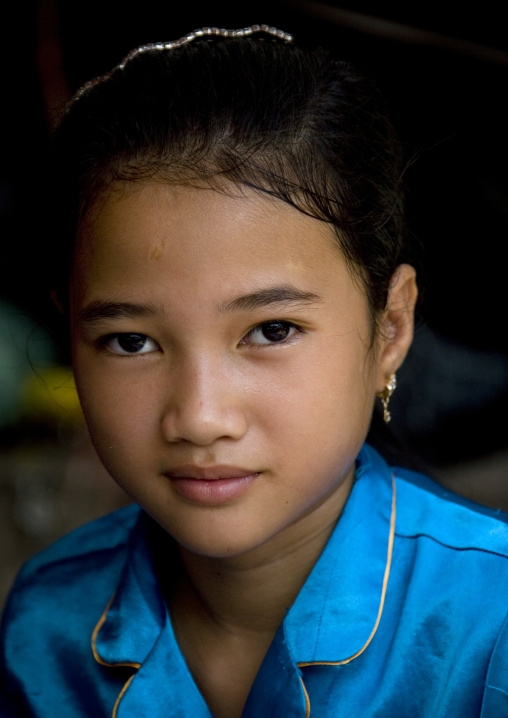 Portrait of a cambodian girl, Battambang province, Battambang, Cambodia