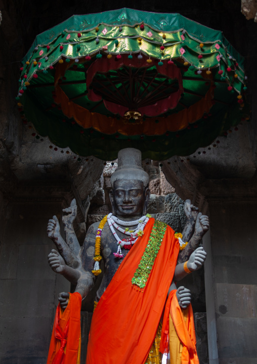 Statue of Vishnu the hindu god of protection inside the towers of Angkor wat, Siem Reap Province, Angkor, Cambodia