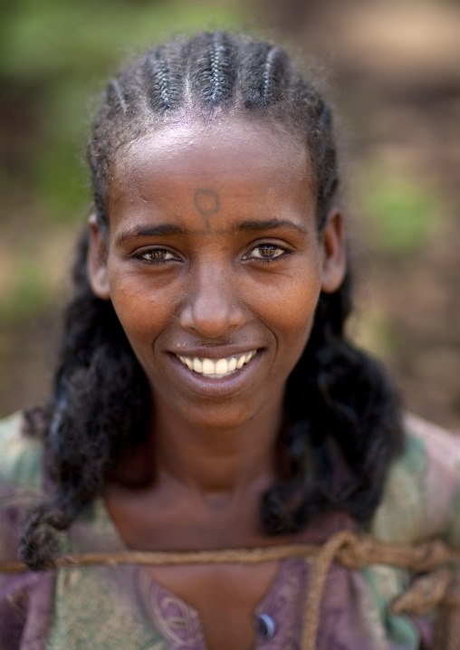 Tatooed wollo woman, Mezan teferi woman, Ethiopia
