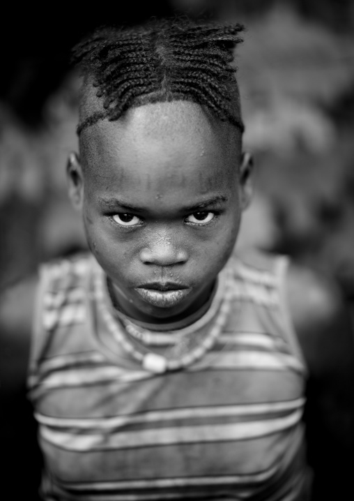Menit girl, Tum market, Omo valley, Ethiopia