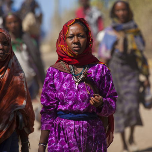 Women going to market, Bati, Danakil, Ethiopia