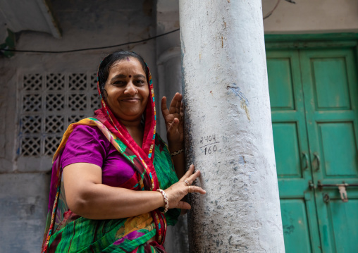 Portrait of a smiling rajasthani woman in traditional sari, Rajasthan, Jodhpur, India