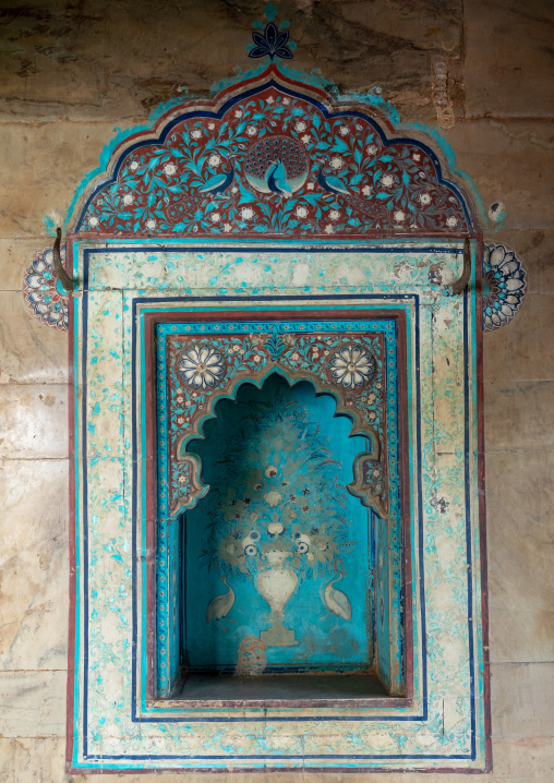 Decotated wall niche in Taragarh fort, Rajasthan, Bundi, India