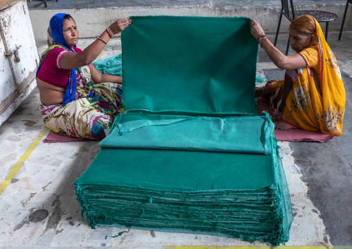 Indian workers in Salim's paper handmade paper factory, Rajasthan, Sanganer, India