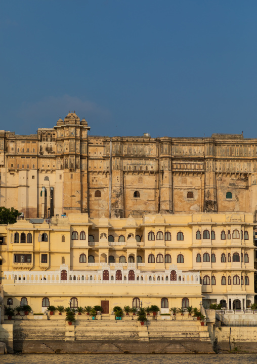The city palace alongside lake Pichola, Rajasthan, Udaipur, India