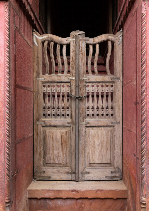 Beautiful wodden door of a haveli in the old city, Rajasthan, Bikaner, India
