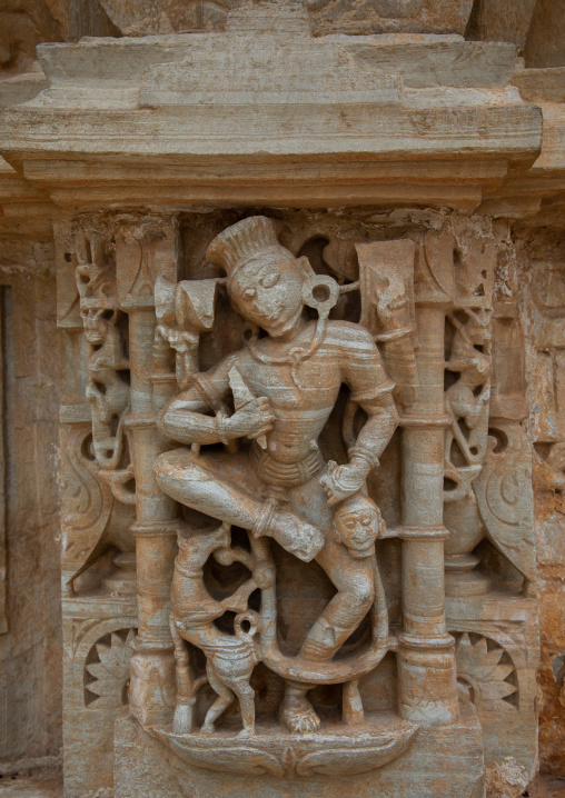Carved idol on the wall of Vijaya Stambha tower of victory at Chittorgarh fort, Rajasthan, Chittorgarh, India