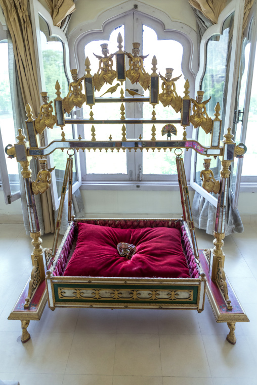 Maharajah swing in the city palace, Rajasthan, Jaipur, India