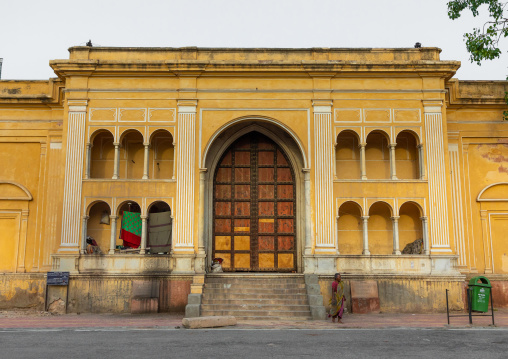 Yellow historic building, Rajasthan, Jaipur, India