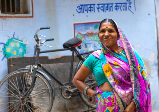 Portrait of a smiling rajasthani woman in traditional sari, Rajasthan, Bundi, India