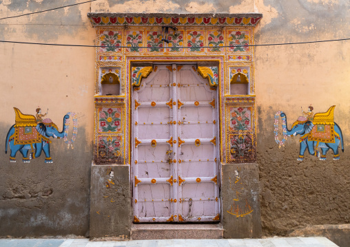Decorated door of a haveli, Rajasthan, Jodhpur, India