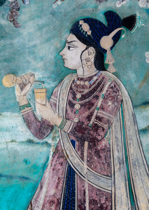 Taragarh fort murals depicting an indian woman, Rajasthan, Bundi, India